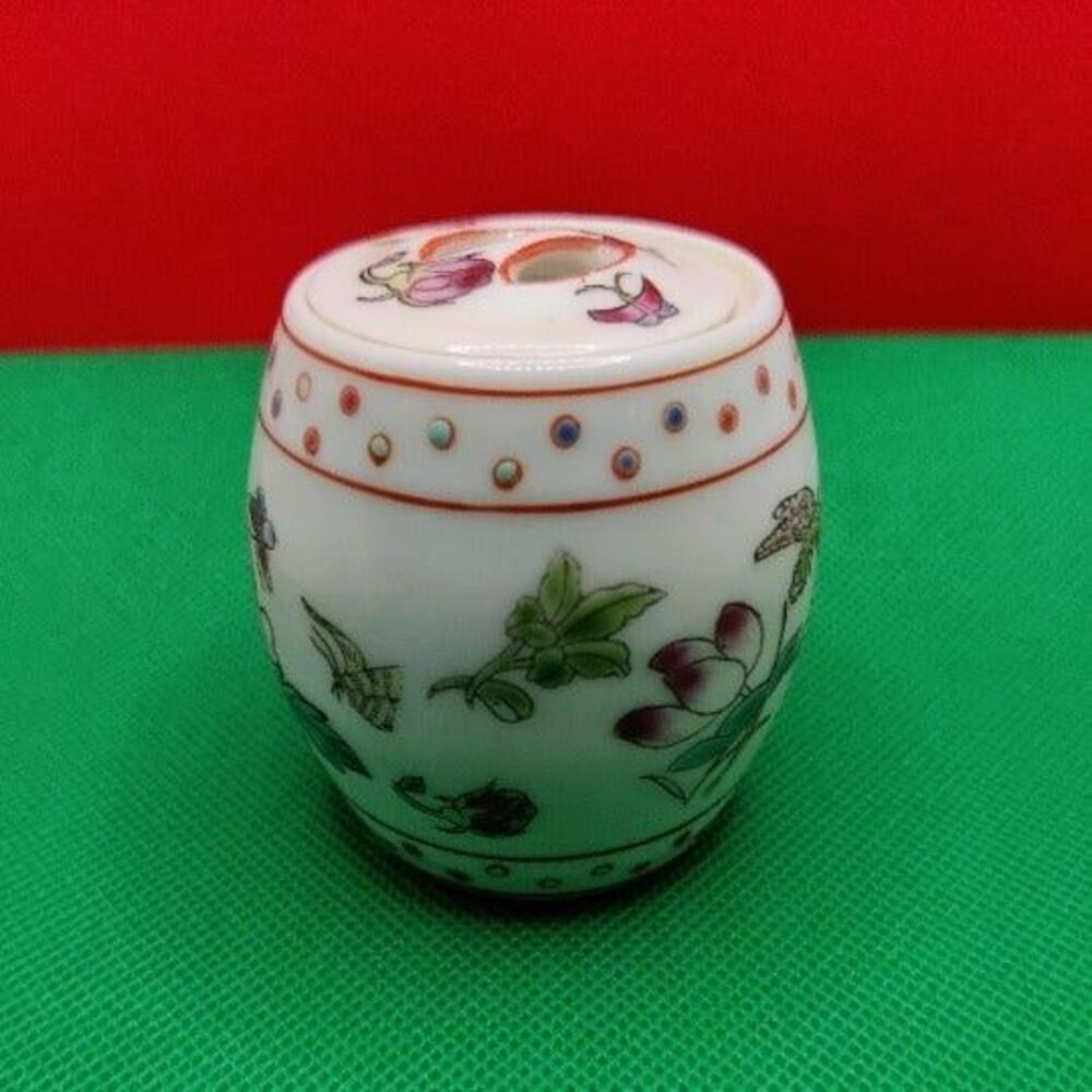 FAMILLE ROSE Chinese Miniature Jar - Picture 3 of 6